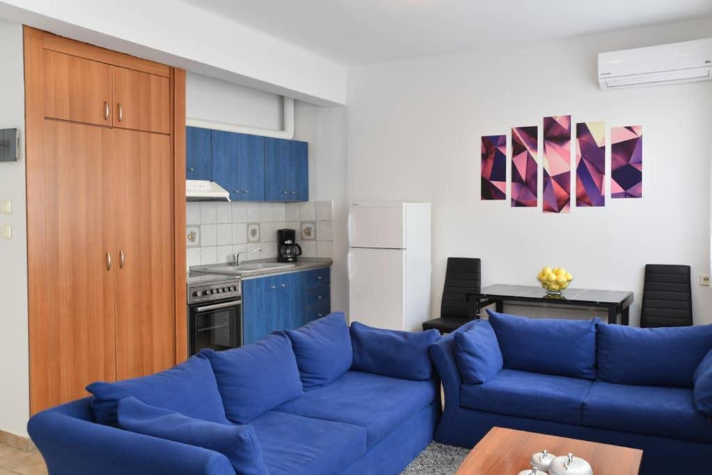 A Modern Bright Studio In The Center Of Kastoria Exterior photo